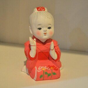 Vintage Japanese Hakata Doll Porcelain Girl in Kimono with Cat's Cradle String